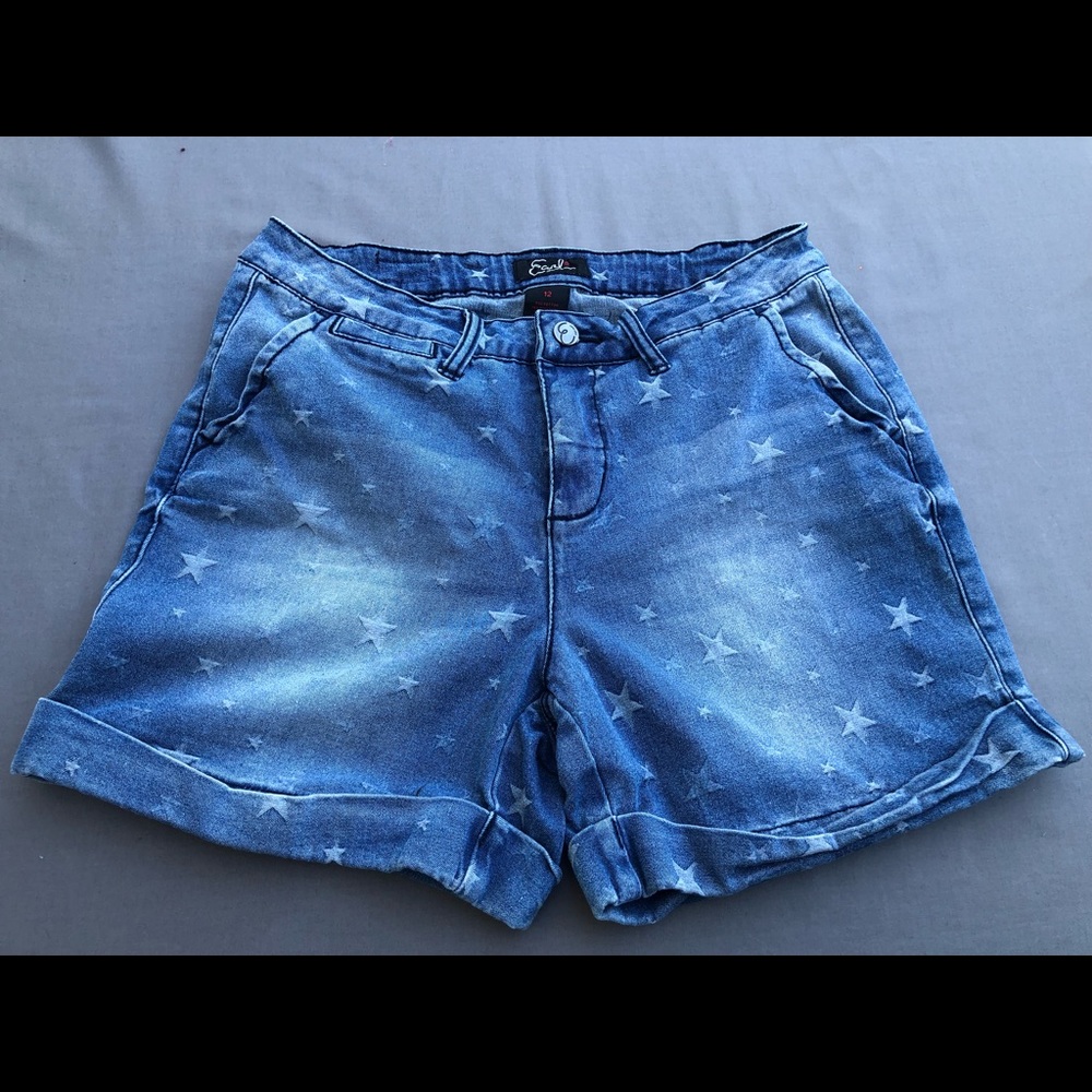 Earl Jeans Faded Star Shorts - Picture 1 of 3